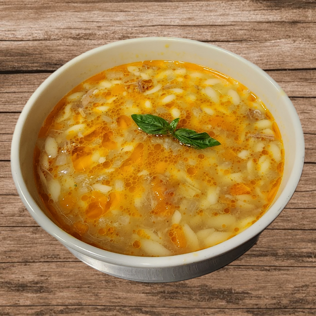 Supë me makarona dhe mish viçi